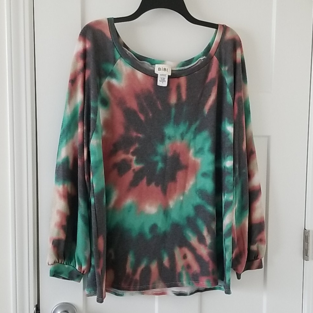 NWOT BiBi Sweatshirt. XL.